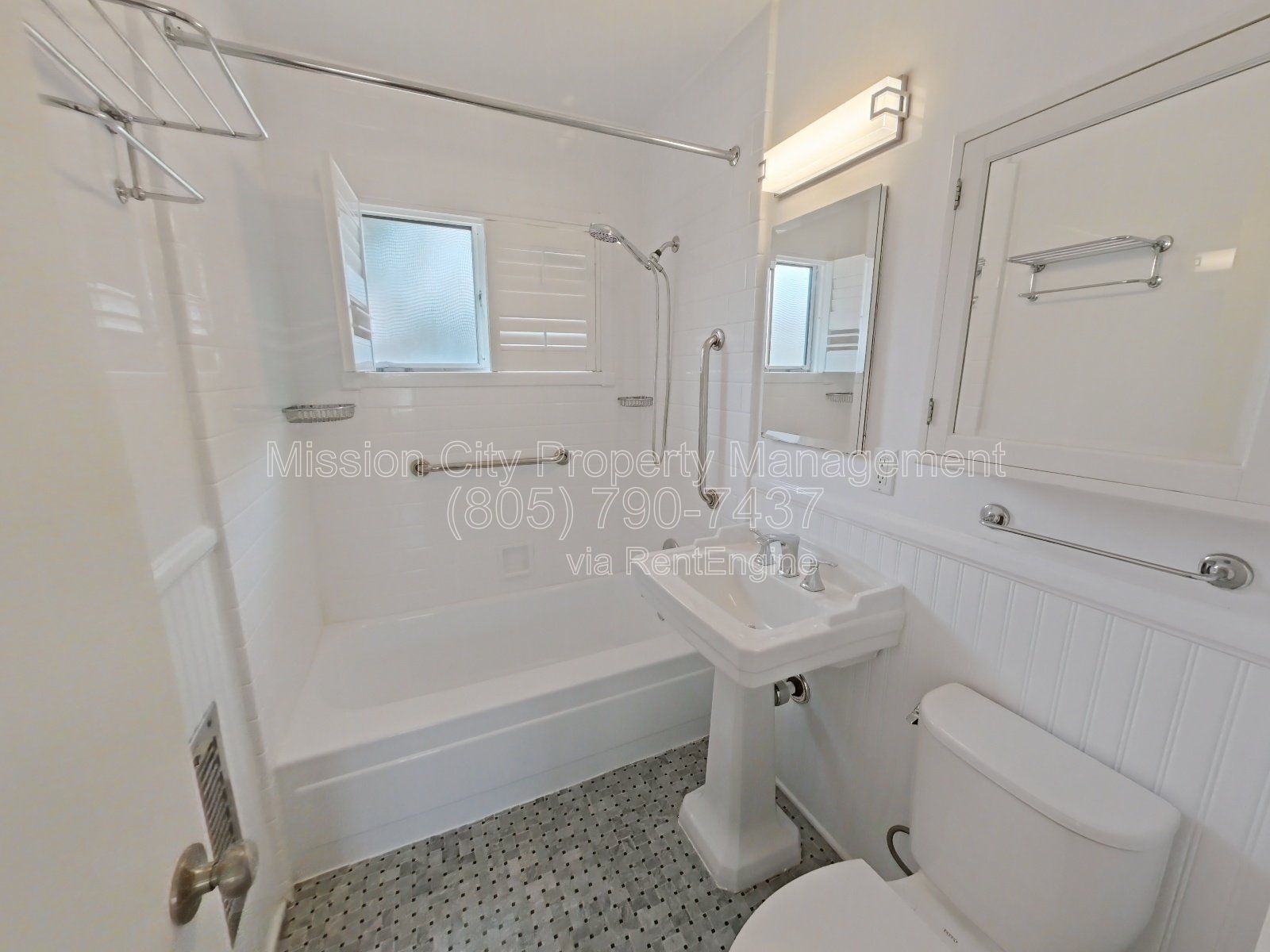 Your Downtown Retreat - 1 Bed / 1 Bath w/ Garage and Private Laundry! property image