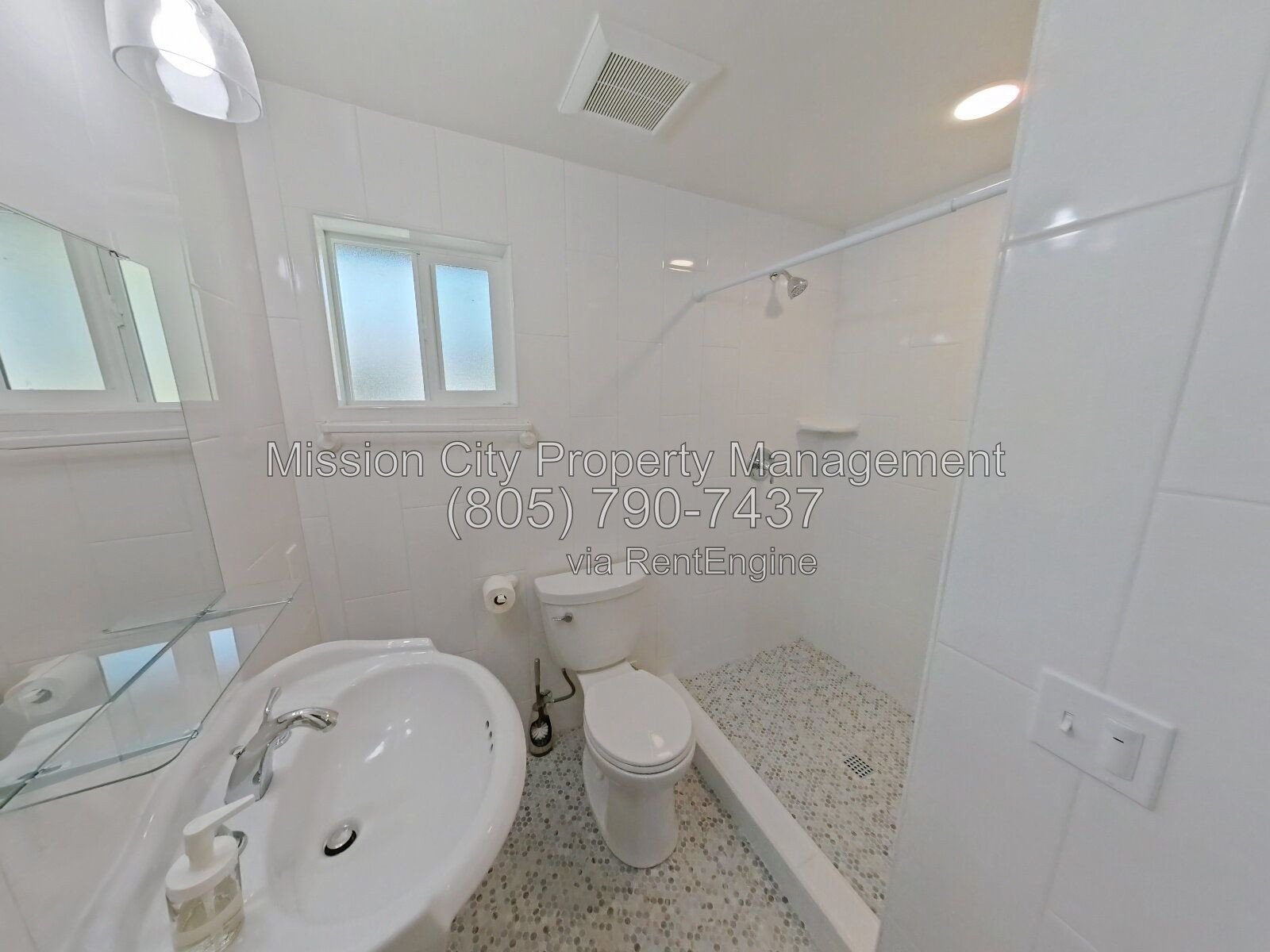 Newly Built Studio ADU – Vaulted Ceilings, Private Patio property image