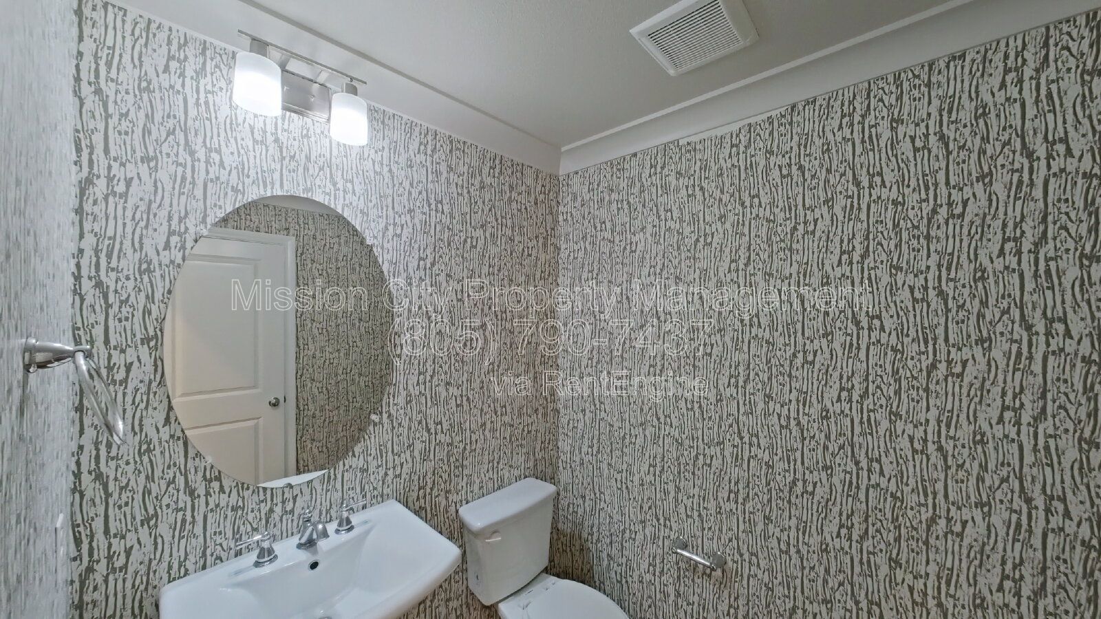 Village At Los Caneros Model Home | 2BD/2.5BA Dual Suite Townhome with Brick Accent Wall, Central AC & 2-Car Garage property image