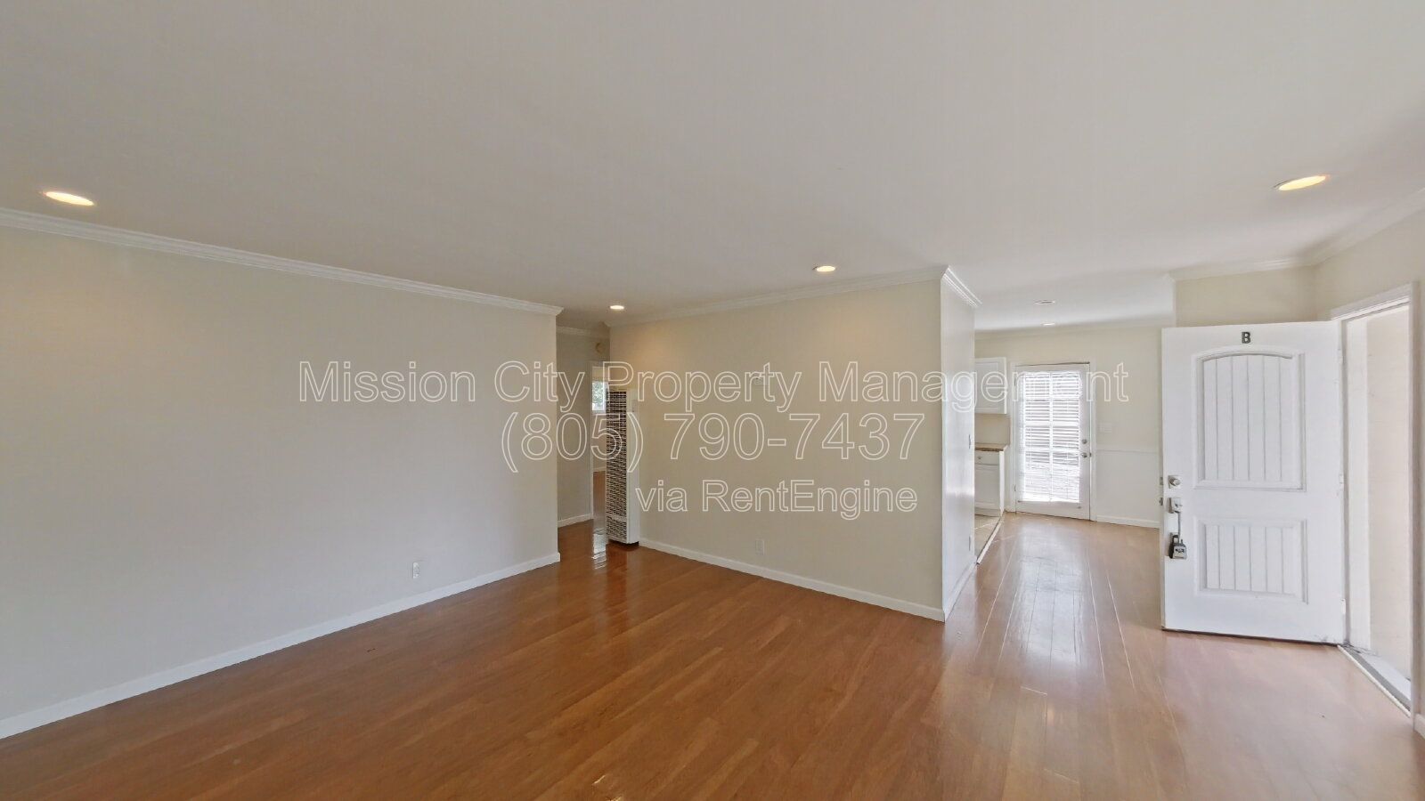 Charming 2BR Duplex Near SB Bowl w/ 1 car Garage & Parking property image