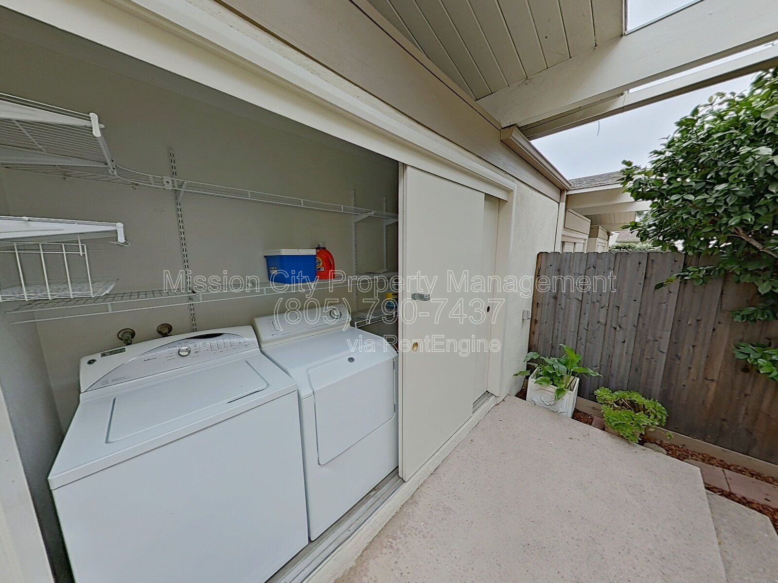 Bright 2BD/1.5BA Townhouse | Private Patio, Private Laundry & Community Pool property image