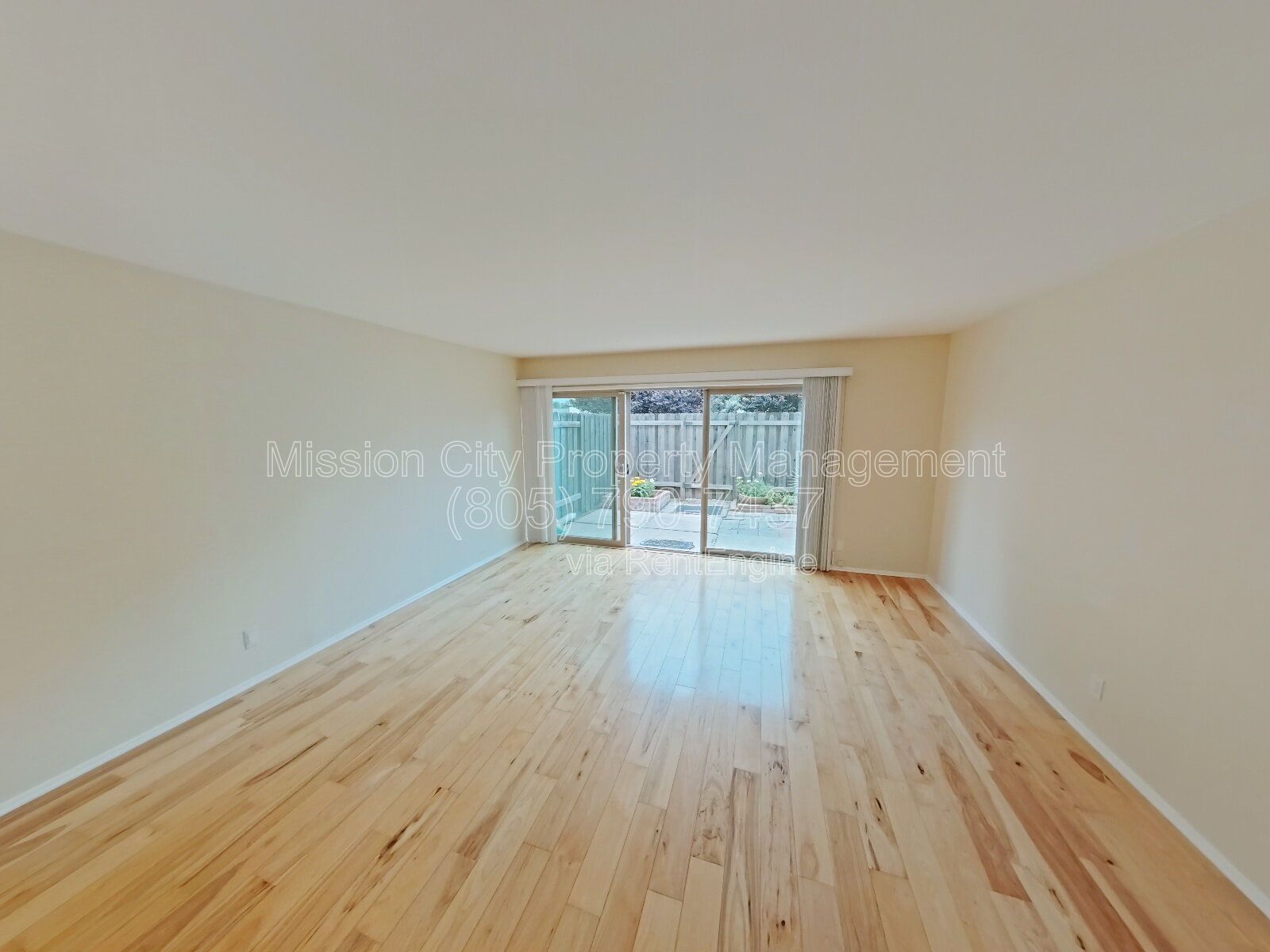 Bright 2BD/1.5BA Townhouse | Private Patio, Private Laundry & Community Pool property image