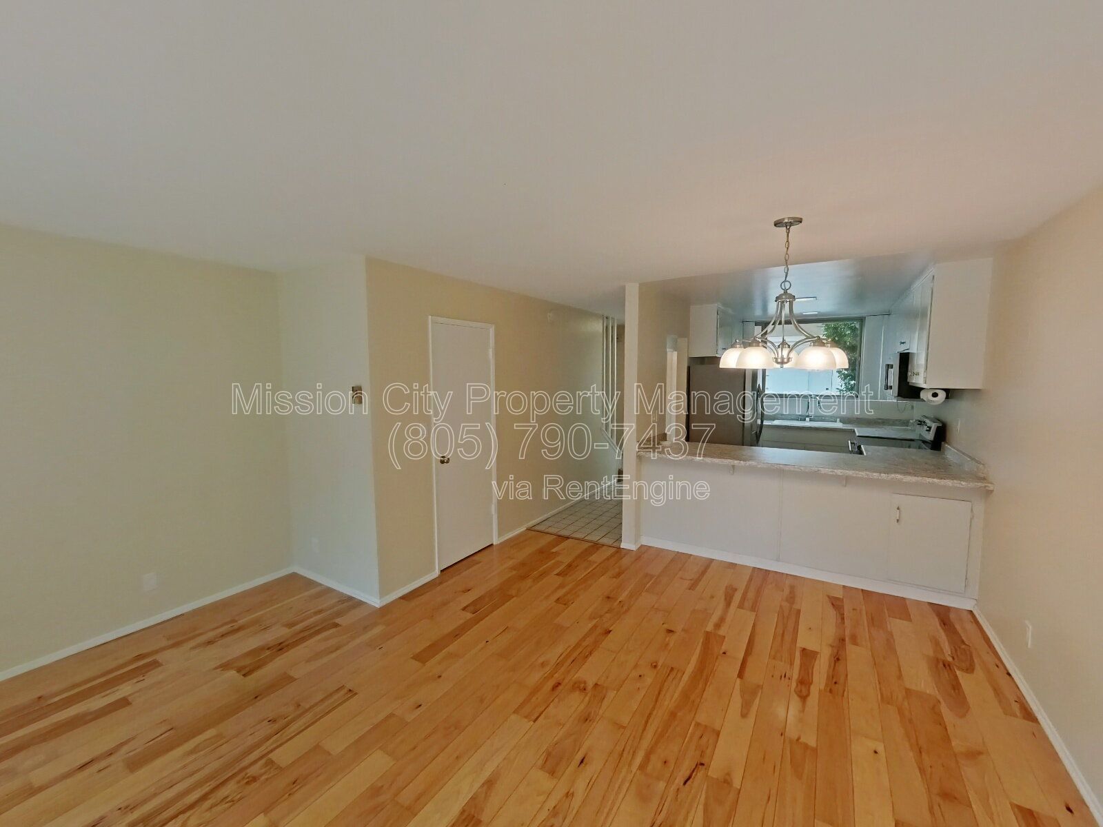 Bright 2BD/1.5BA Townhouse | Private Patio, Private Laundry & Community Pool property image