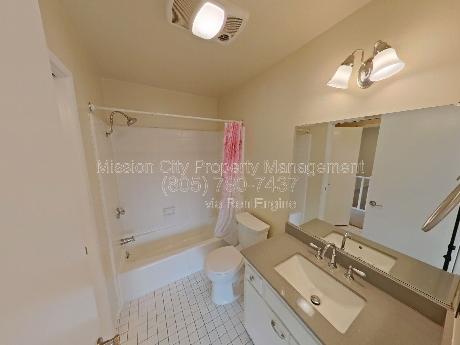 Bright 2BD/1.5BA Townhouse | Private Patio, Private Laundry & Community Pool property image